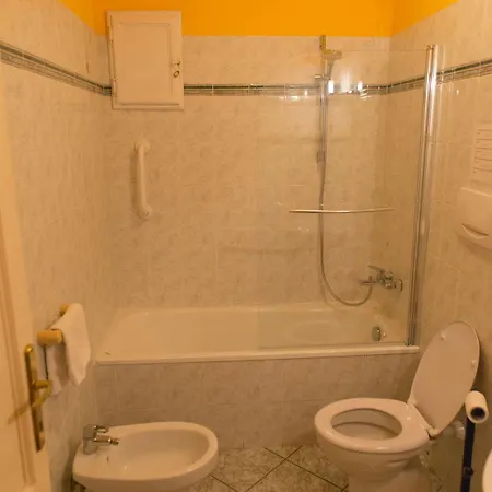 Al Cardinale & Bed and breakfast Lucca